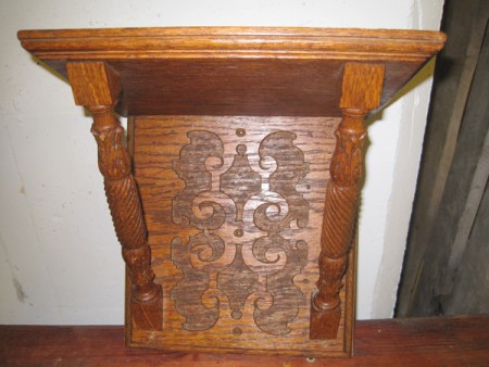 3447 - Policka na stenu dub 1910 soustruzena a vyrezavana 27 x 21 cm  , V - 25 cm   1 900 kc